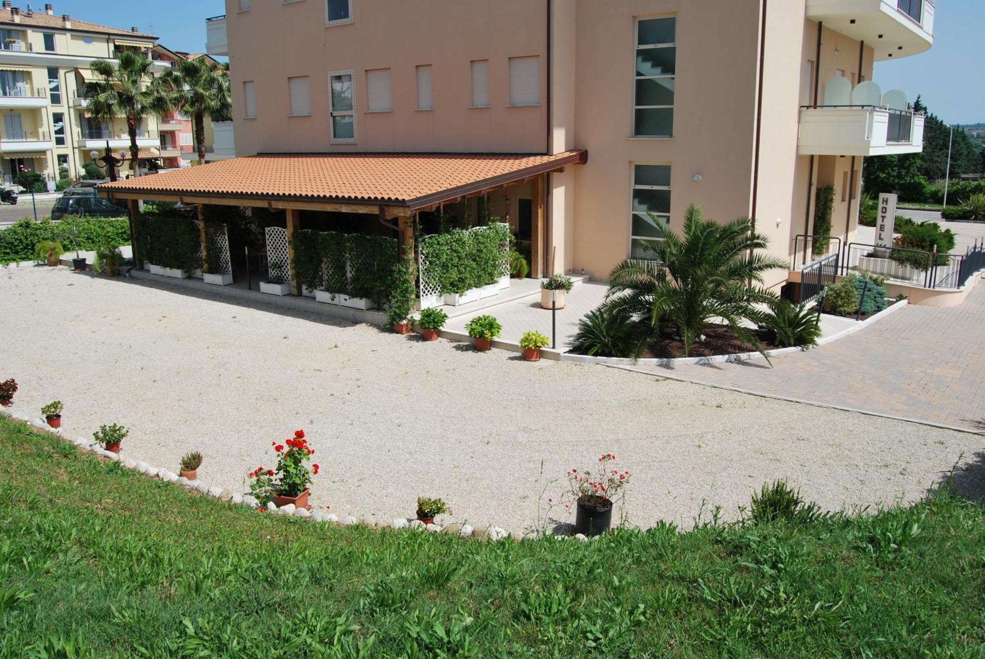 Hotel Europa Nereto Exterior foto