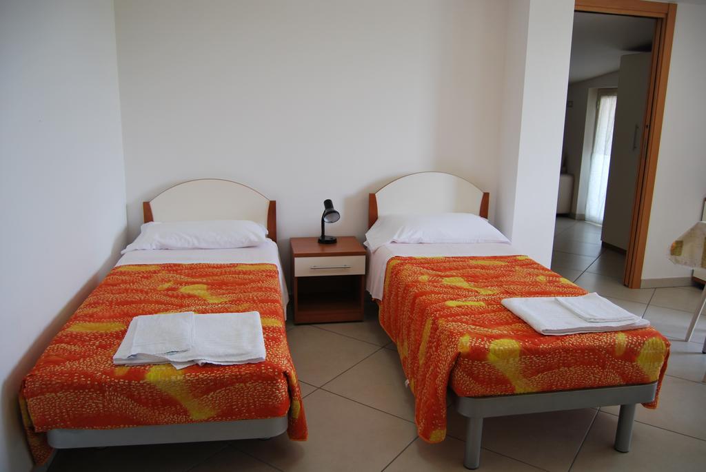 Hotel Europa Nereto Habitación foto